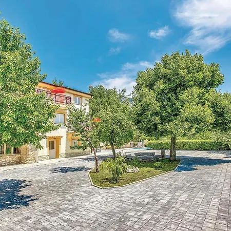 Beautiful In With Kitchen Apartment Grižane